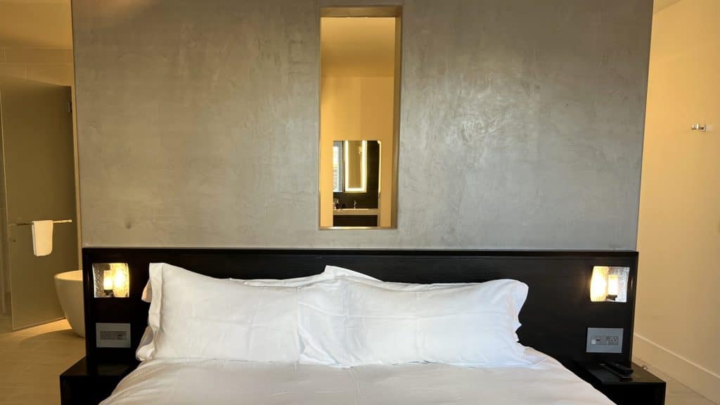 Hotel Cerro San Luis Obispo Suite Schlafzimmer Bett