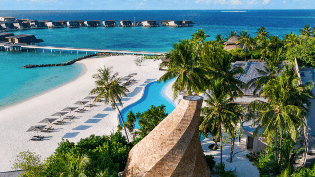 Marriott St. Regis Malediven Infinity Pool Strand 1024x576