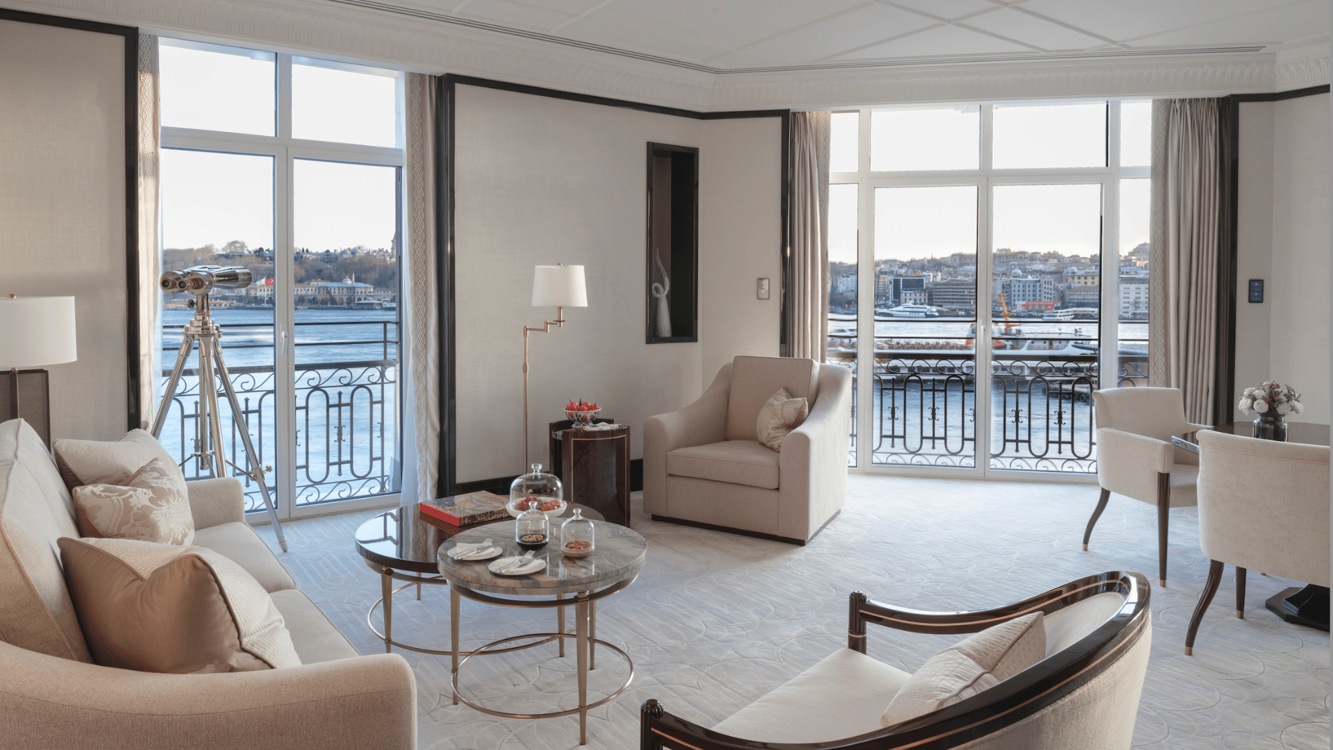Peninsula Istanbul Executive Bosporus Suite Wohnzimmer