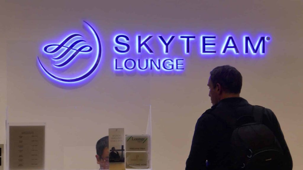 Sitzbereich einer SkyTeam Lounge