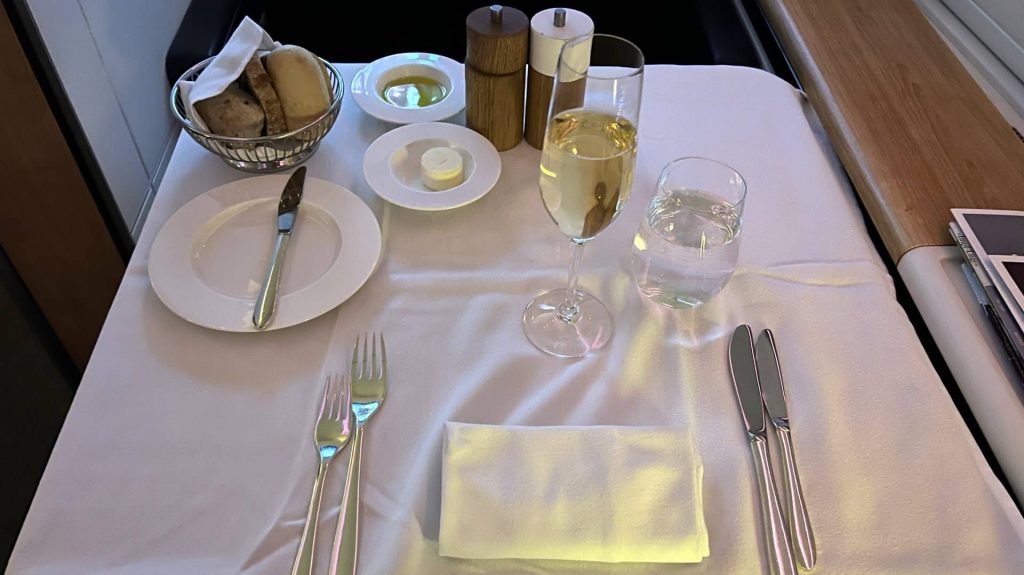 Swiss First Class Boeing 777 Abendessen