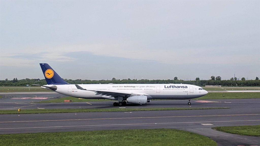 Lufthansa Airbus A330 Duesseldorf