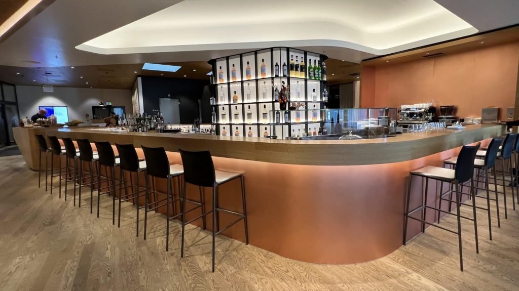 Swiss First Class Lounge Zuerich Bar