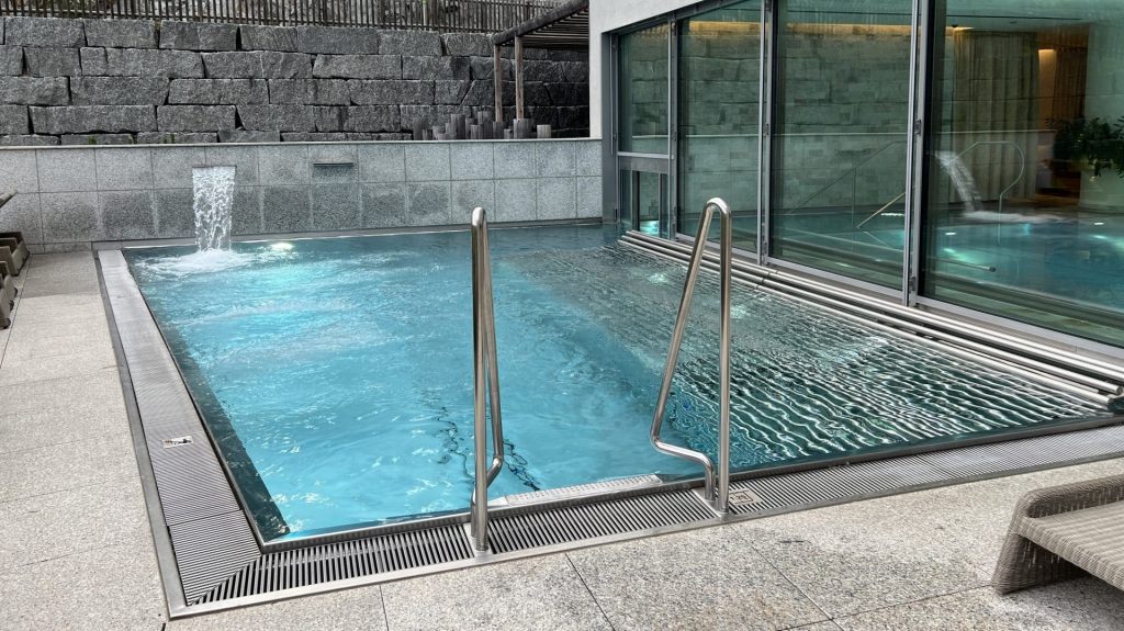 AlpenGold Davos Pool Jacuzzi