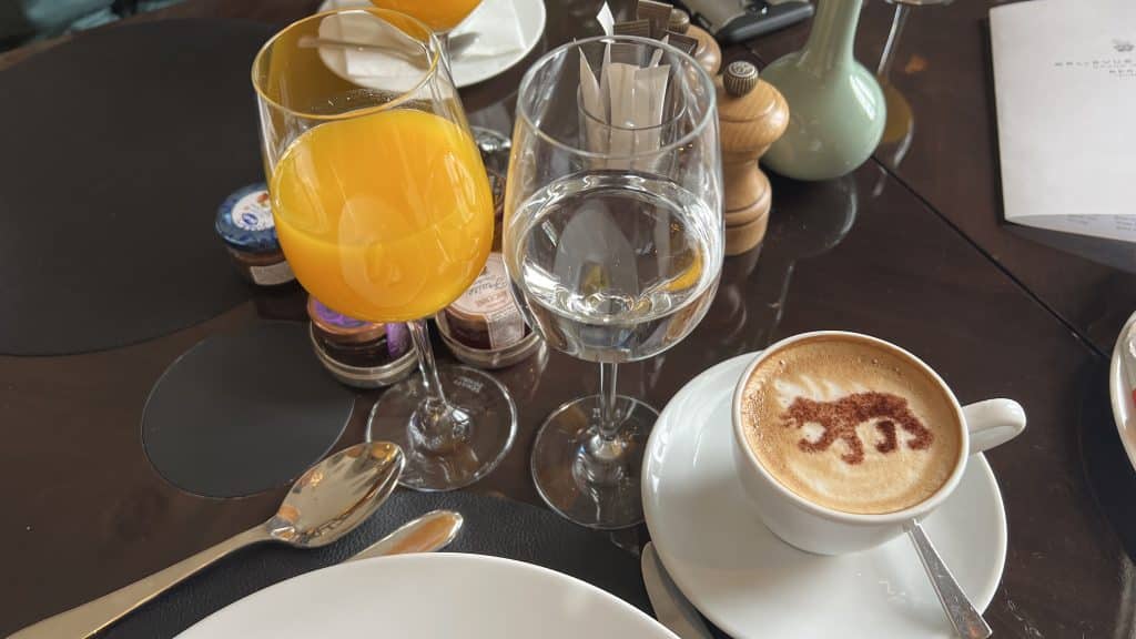 Bellevue Palace Bern Fruehstueck Kaffee