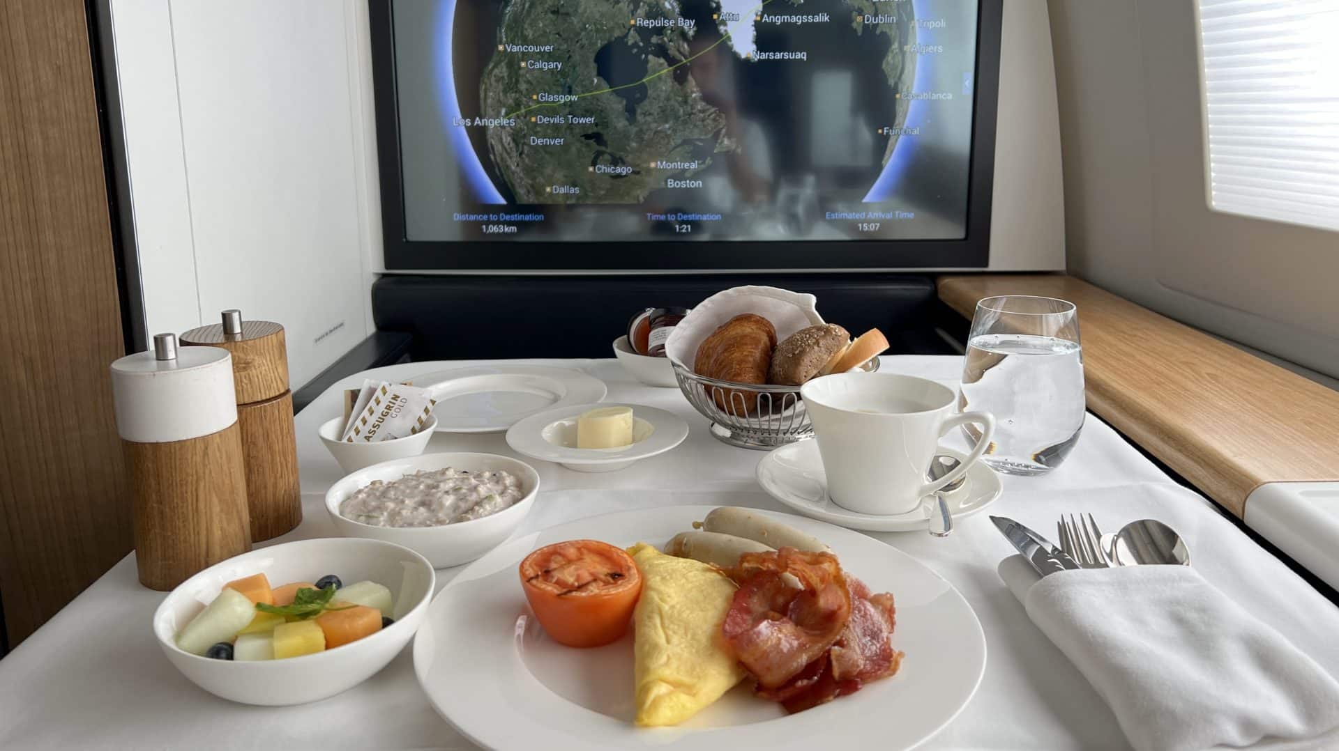 Swiss First Class Boeing 777 Fruehstueck