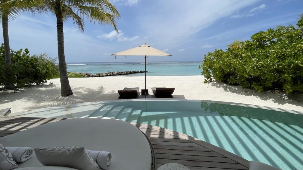 The Ritz Carlton Maldives Fari Islands Aussenbereich Villa