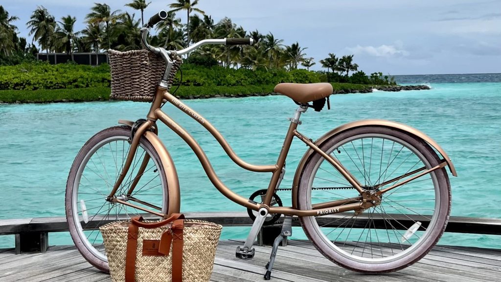The Ritz Carlton Maledives Fari Island Fahrrad Und Tasche