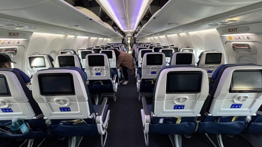 United Economy Class Boeing 737MAX Innenbereich