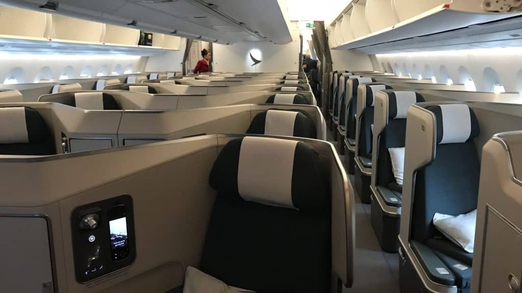 Cathay Pacific Business Class Airbus A350 Kabine 