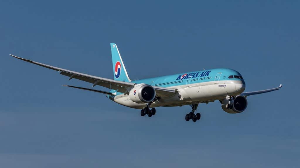 Korean Air im Anflug auf Zuerich