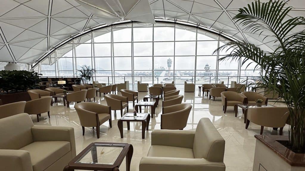 Emiratesloungeathongkonginternationalairport 1 1024x576