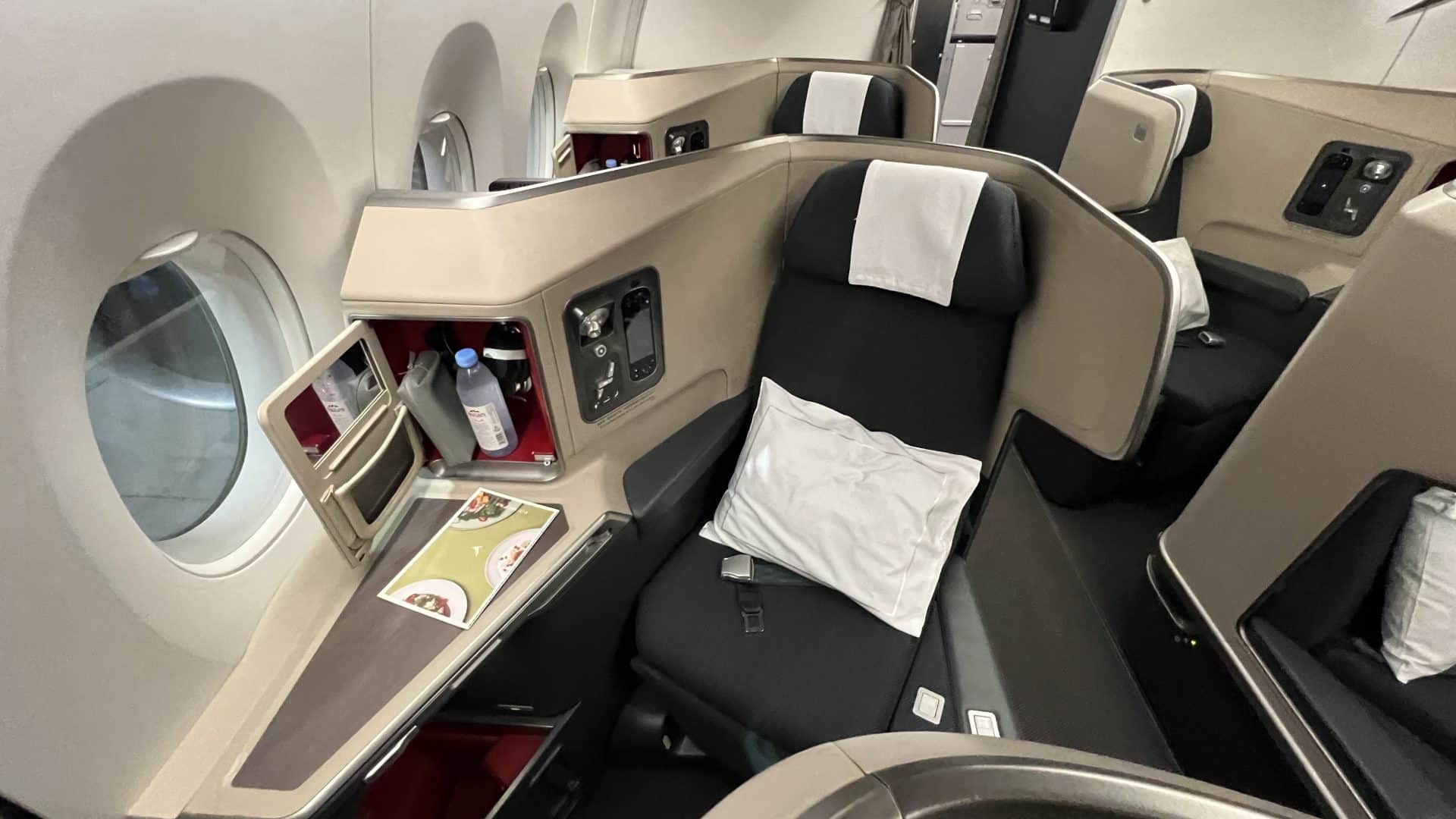 Cathay Pacific Business Class Airbus A350 Sitz 2