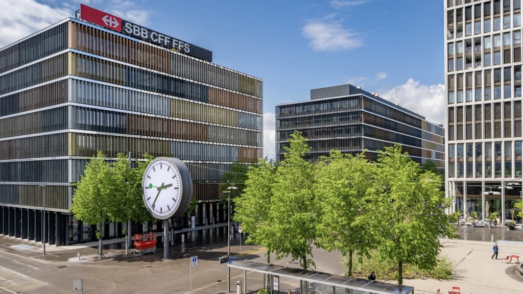 SBB Bahnhofsuhr Mit Gruenem Sekundenzeiger