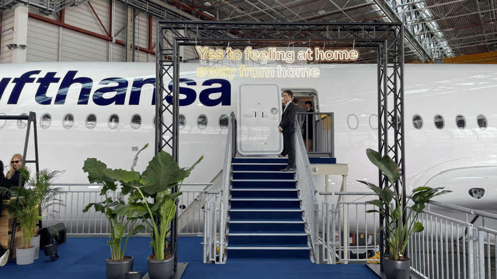 Lufthansa Allegris Preview Presse Event A350 Eingang 1024x576