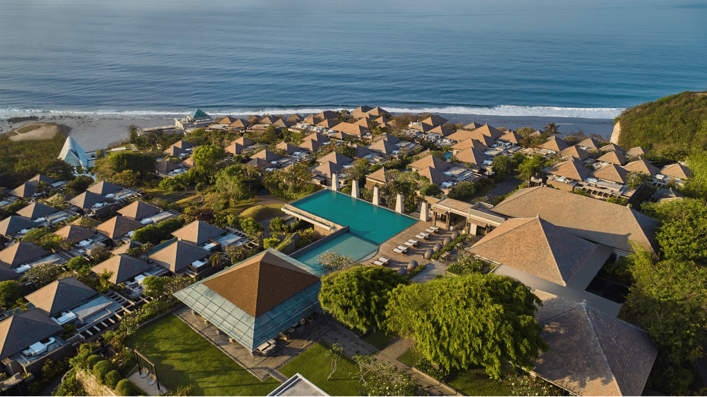 Resortanlage einer Hilton Marke am Meer