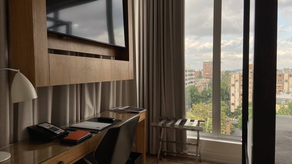 The Dupont Circle Hotel Tisch Ausblick