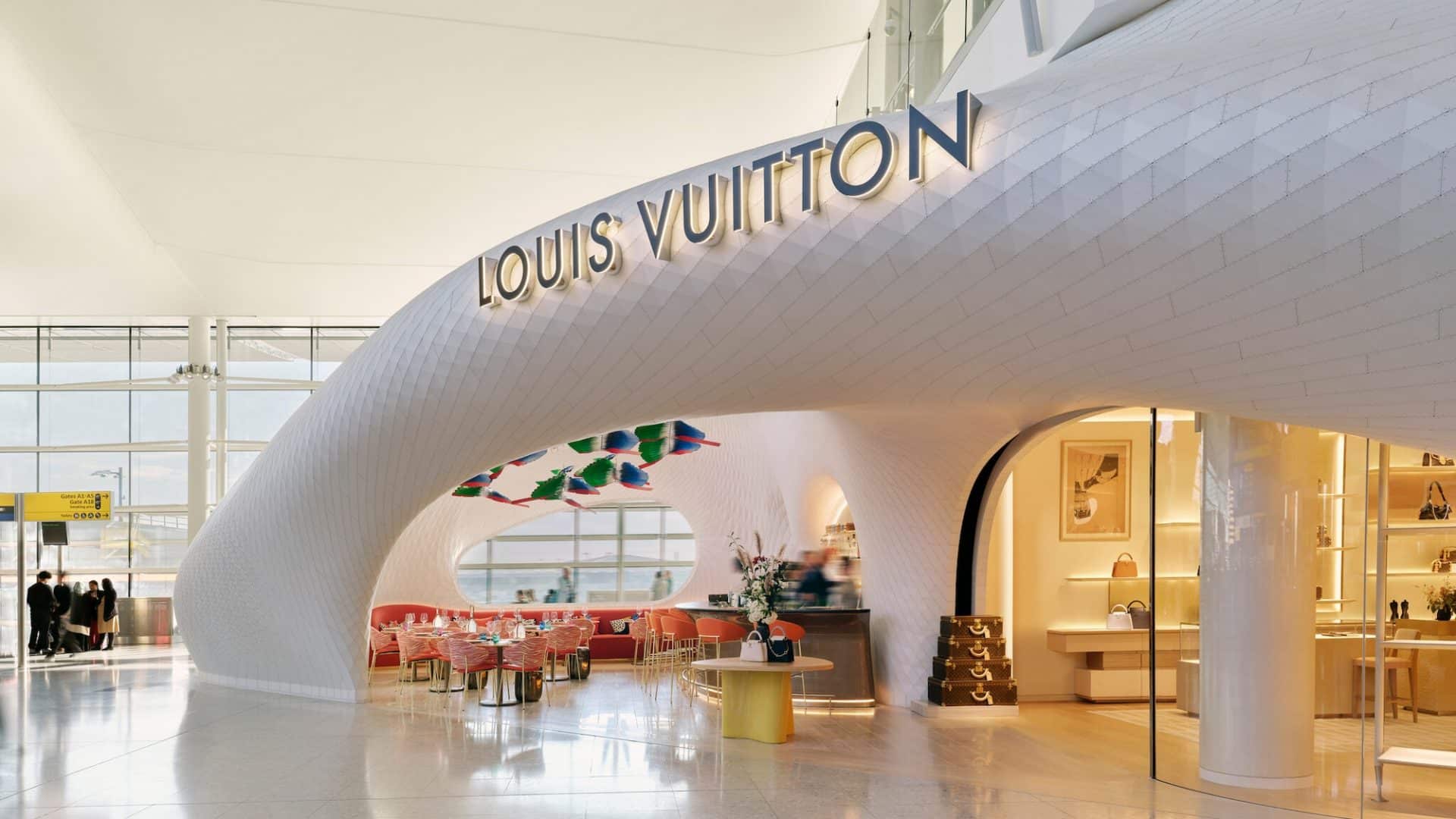 Louis Vuitton eröffnet erstes Café in London Heathrow