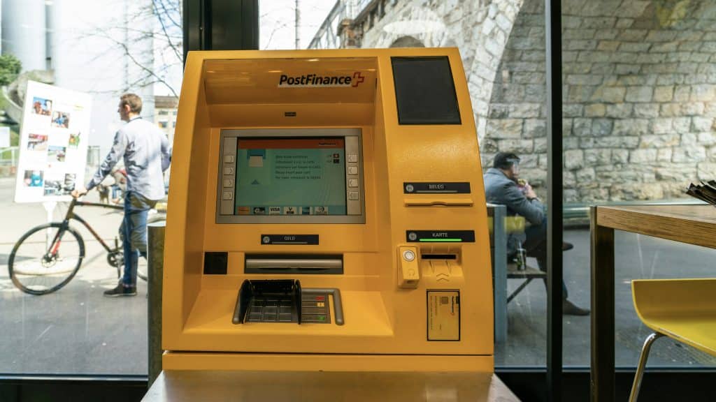 Bankomat Schweiz Geld Abheben