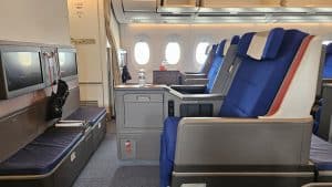Edelweiss A350 900 Business Class Seats Row1 Rechte Seite