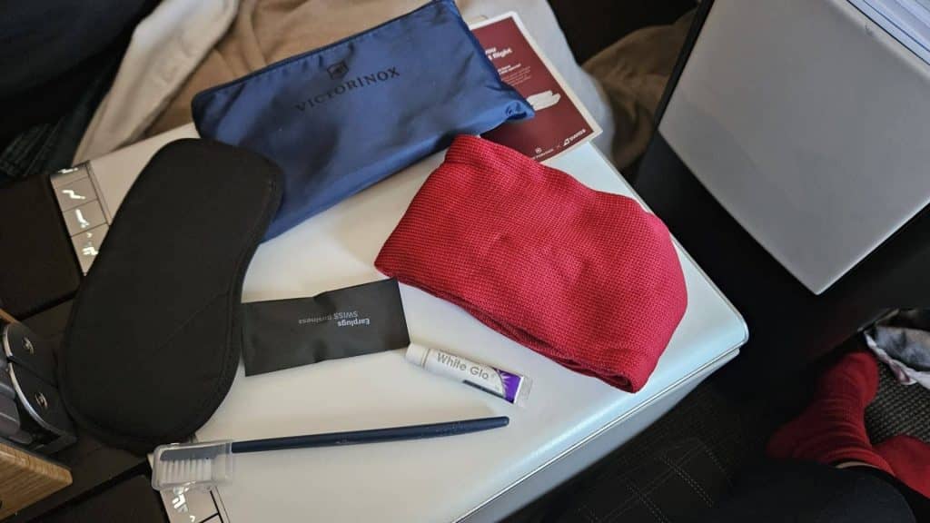 Swiss 777 300 Business Class Amenity Kit