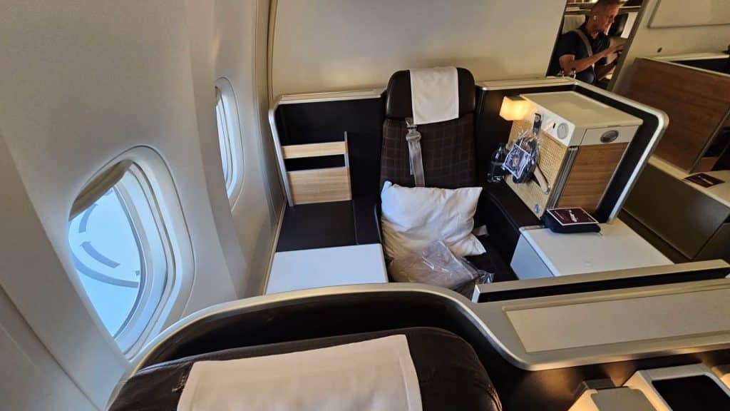 Swiss Boeing 777 300 Business Class Anschnallgurt