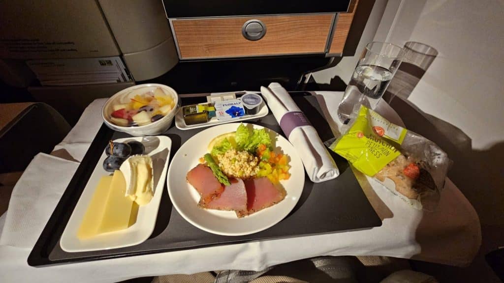 Swiss Boeing 777 300 Business Class Vorspeise