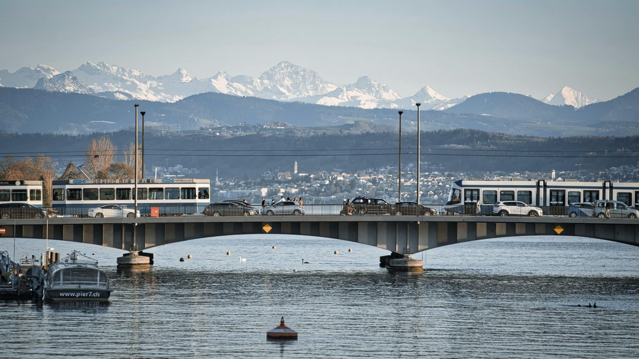 Zuerich Tram Berge SBB