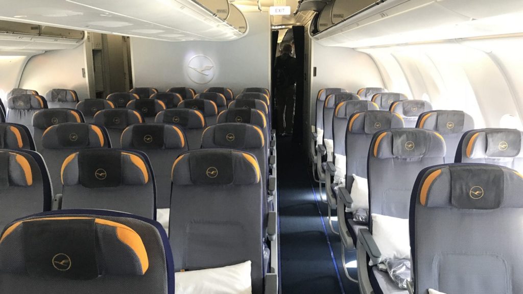 Lufthansa Economy Class Langstrecke Airbus A330 Kabine 2