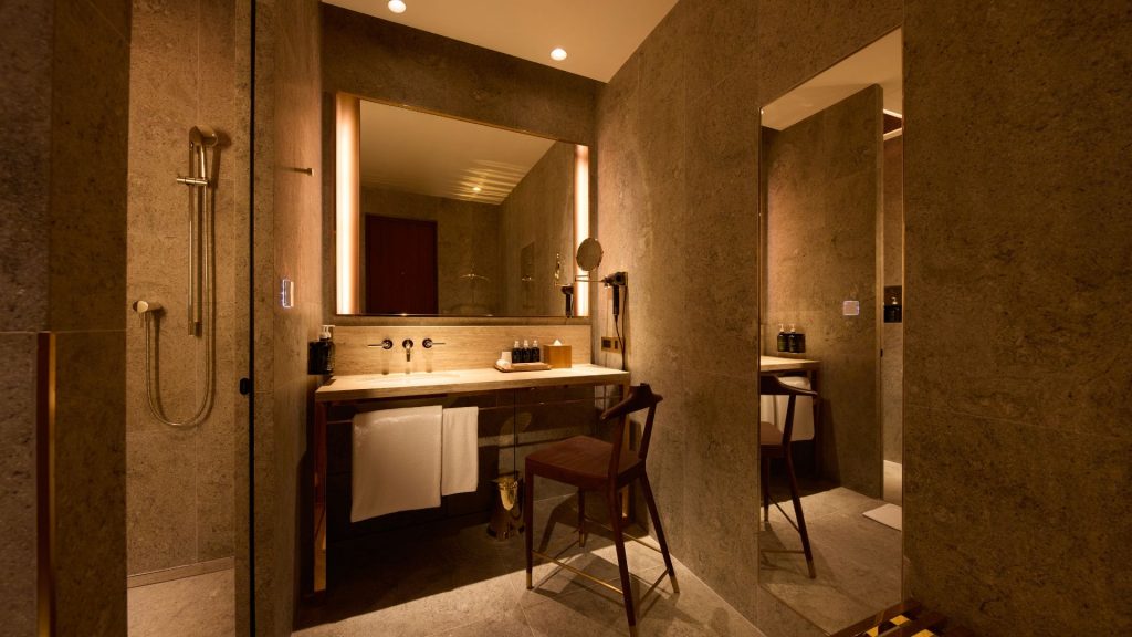 The Wing First Hongkong Showers