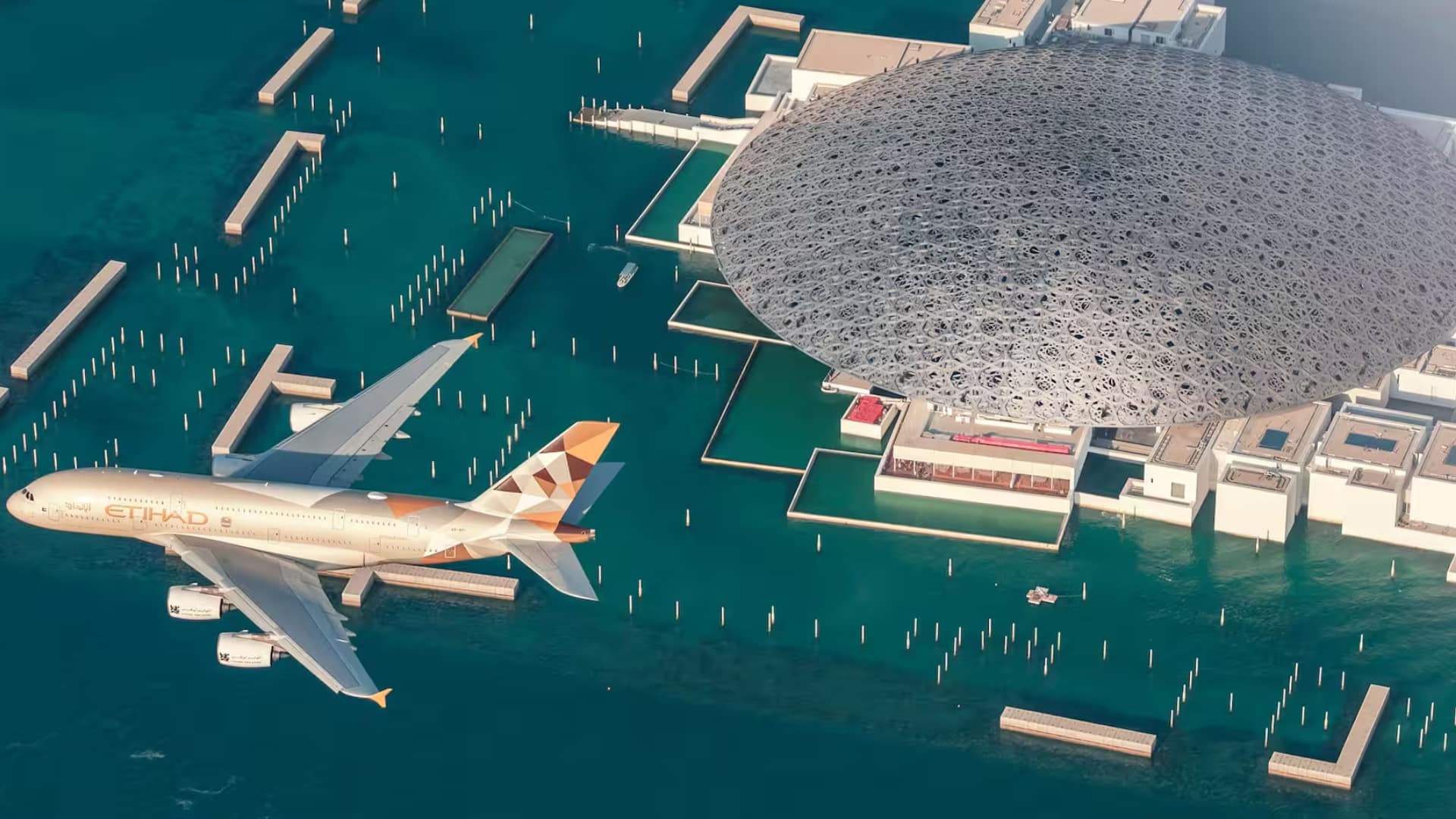 Etihad Flugzeug Und DCT Abu Dhabi
